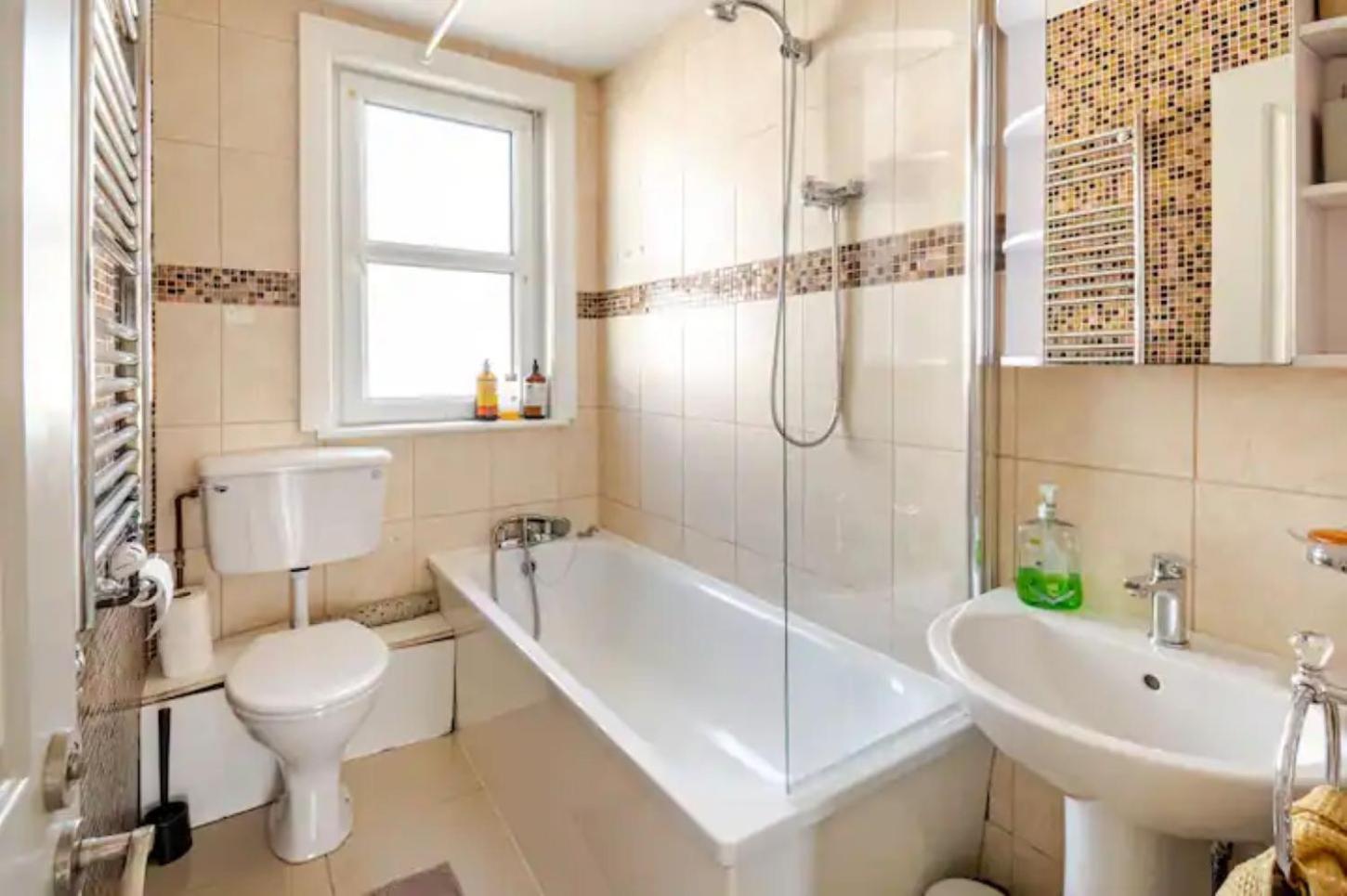 Castle View 2 Bedroom Apartment In Town Centre هاستَنغ المظهر الخارجي الصورة