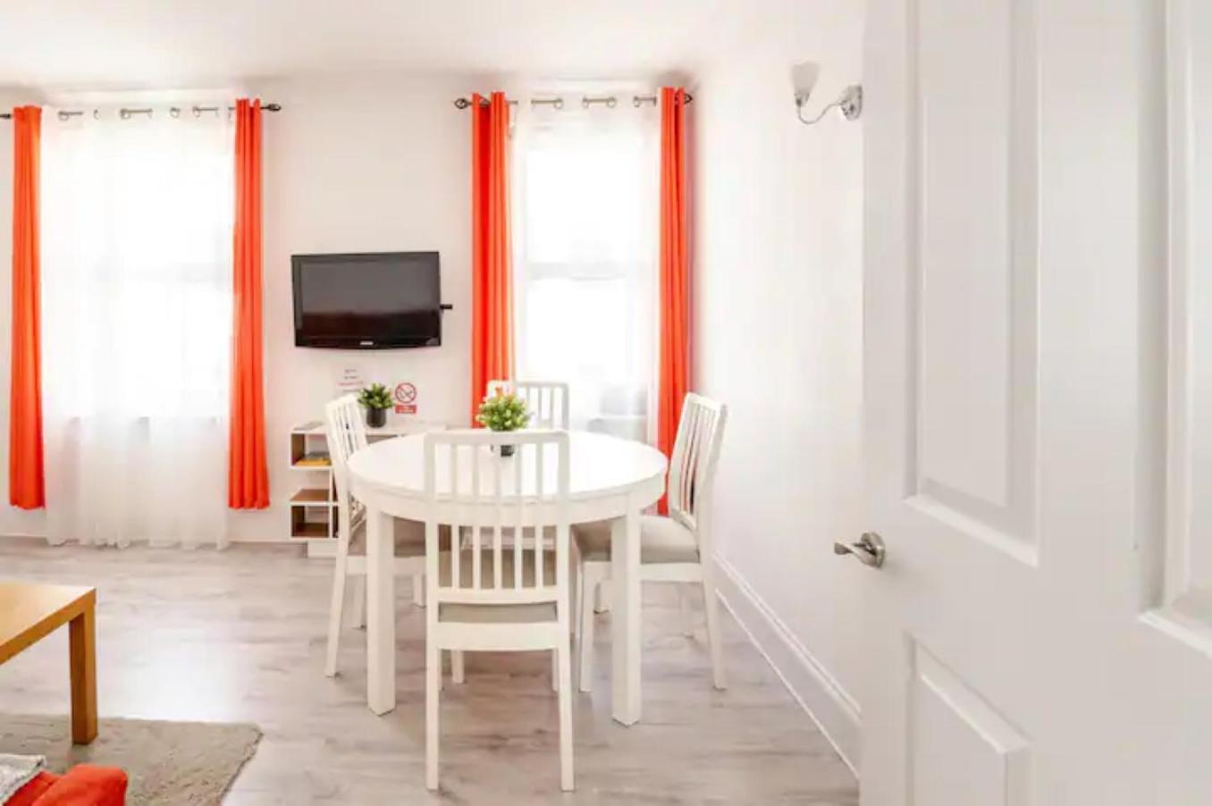 Castle View 2 Bedroom Apartment In Town Centre هاستَنغ المظهر الخارجي الصورة