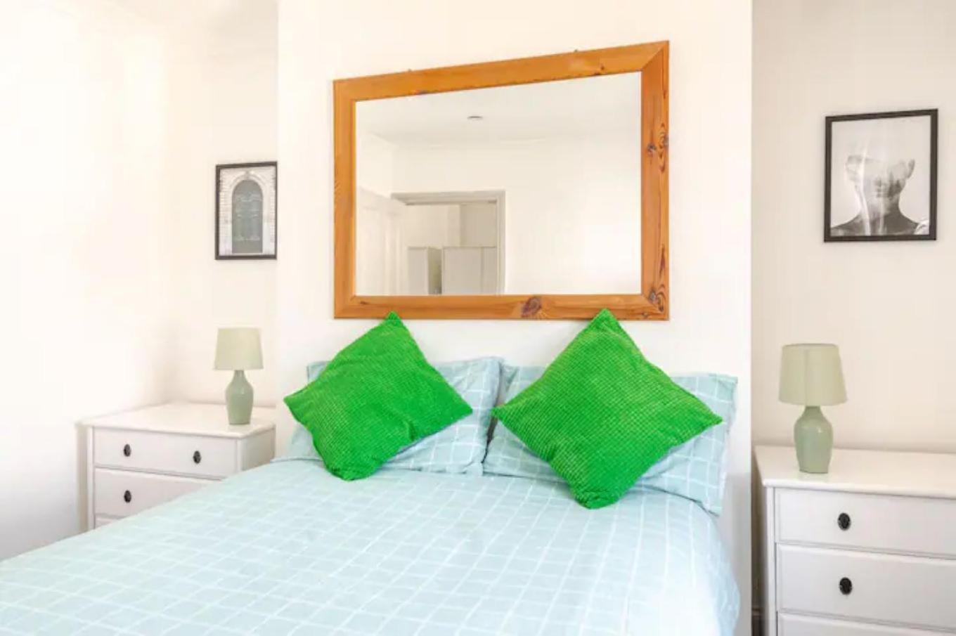 Castle View 2 Bedroom Apartment In Town Centre هاستَنغ المظهر الخارجي الصورة